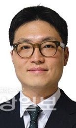 ▲ UNIST 신소재공학과 조한희(사진) 교수