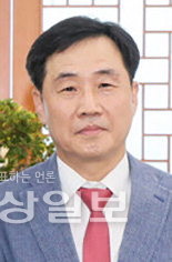 ▲ 김진구 울산대곡박물관장