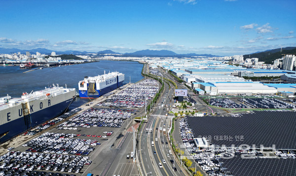 현대자동차 울산공장 수출선적부두외 공장전경 / 자료사진